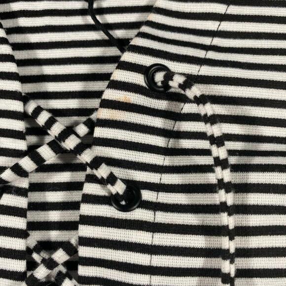 blouses - Picture 3 of 3